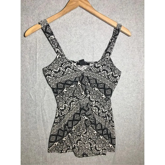Lot of 3 Womens WHBM Tank Top Black and White Abstract Ruffles Casual Date Night - Picture 8 of 10